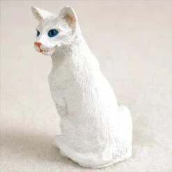 White Oriental Shorthaired Figurine