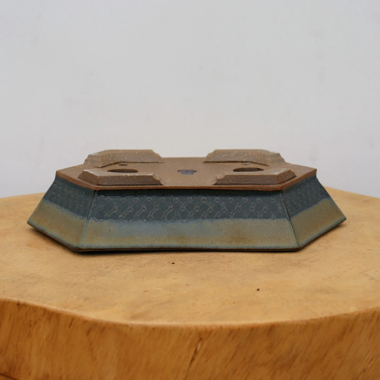 9" Sean Guo Handmade Pot (No. 78) 5 9" Sean Guo Handmade Pot (No. 78) - Image 5