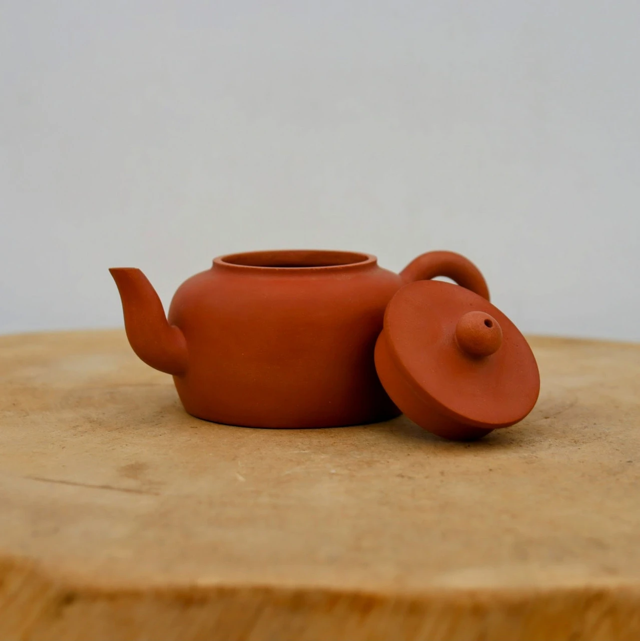 Handmade Yixing Tea Pot (No. 4) 3 Handmade Yixing Tea Pot (No. 4) - Image 3