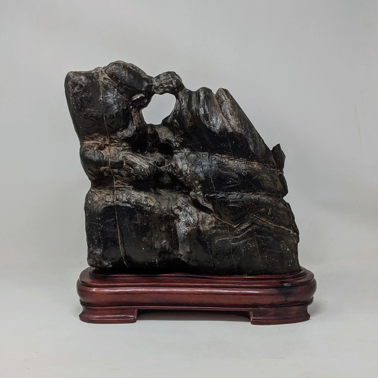 Suiseki Gu Tang Mountain Viewing Stone "Yamagata-ishi" - 11"x 12.5" 6 Suiseki Gu Tang Mountain Viewing Stone "Yamagata-ishi" - 11"x 12.5" - Image 6